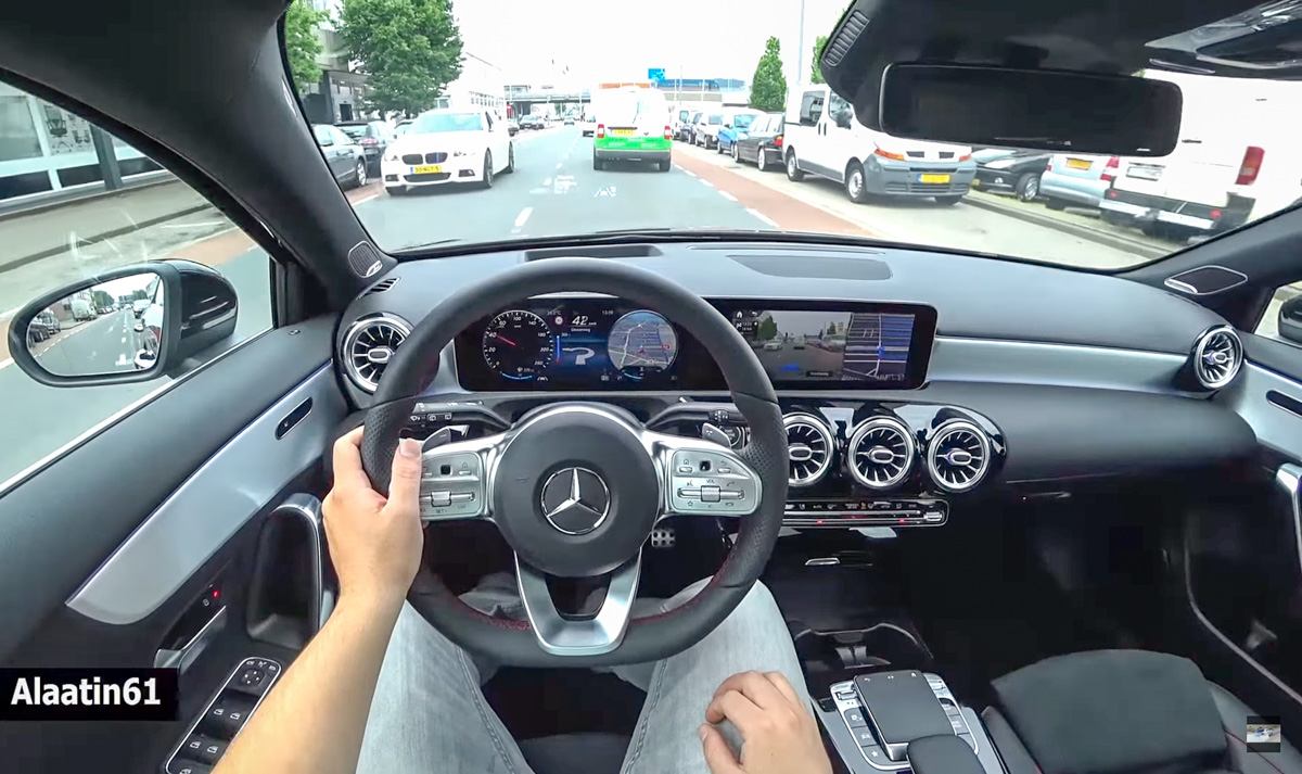 2018 Mercedes-Benz A-Class 开车影片，超时尚超有科技感！