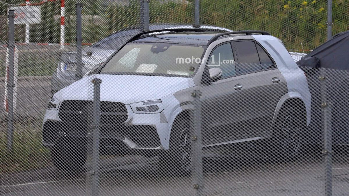 不一样的中控台！ Mercedes-Benz GLE 内装长这样！