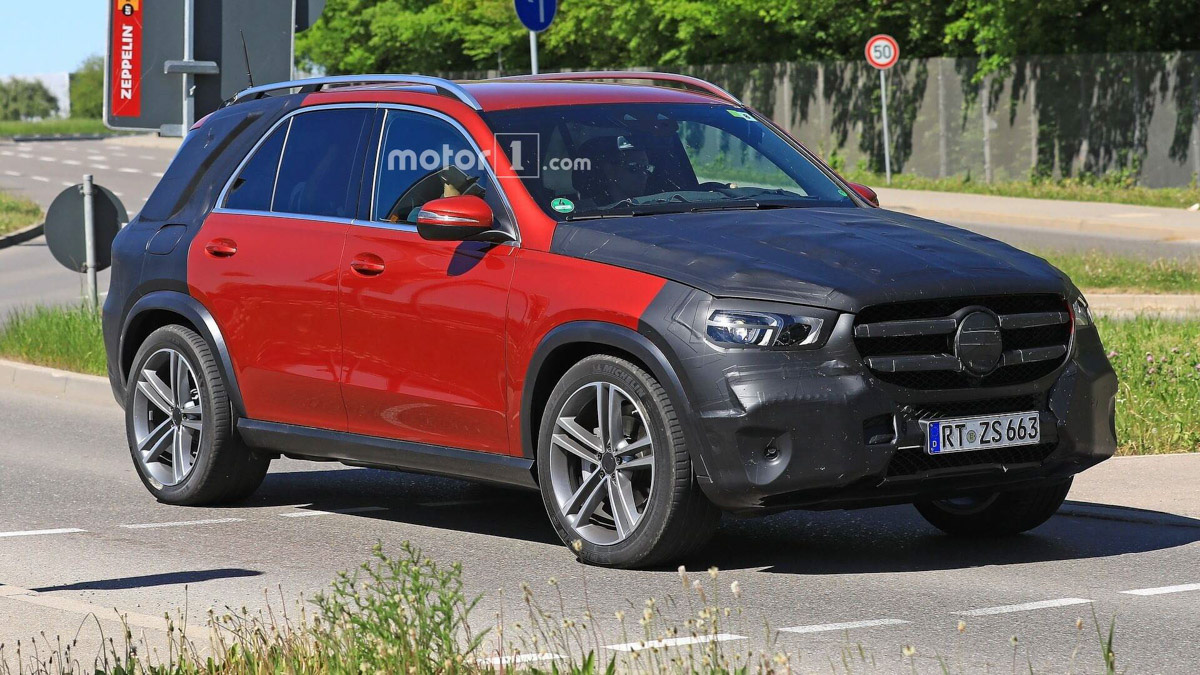 mercedes-benz-gle-rear-005