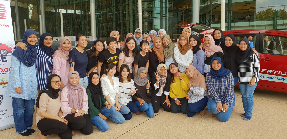 Proton Ertiga 居然可以塞得下33个人?