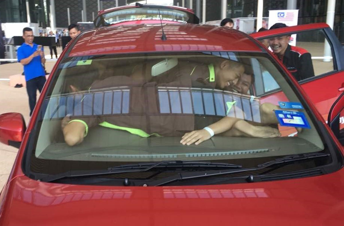 Proton Ertiga 居然可以塞得下33个人?