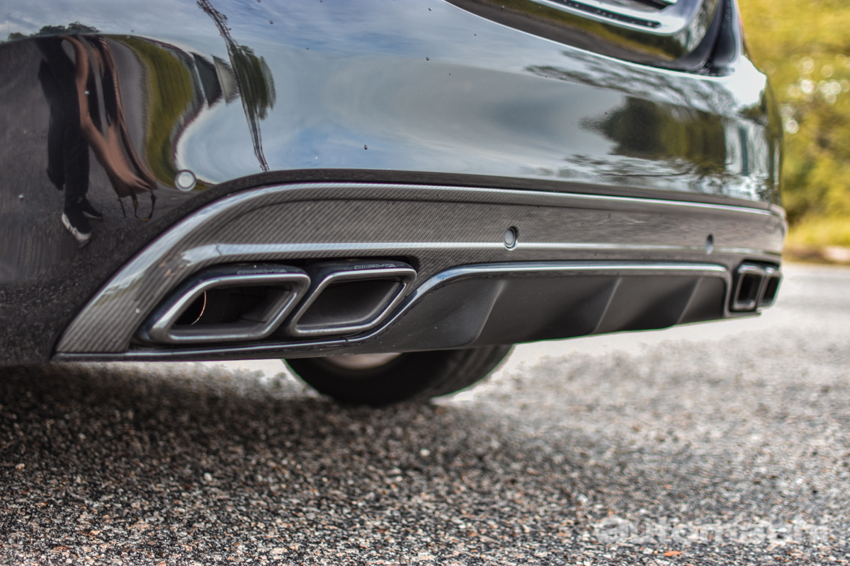 Mercedes-AMG C63S Sedan ，它会让你hold不住！