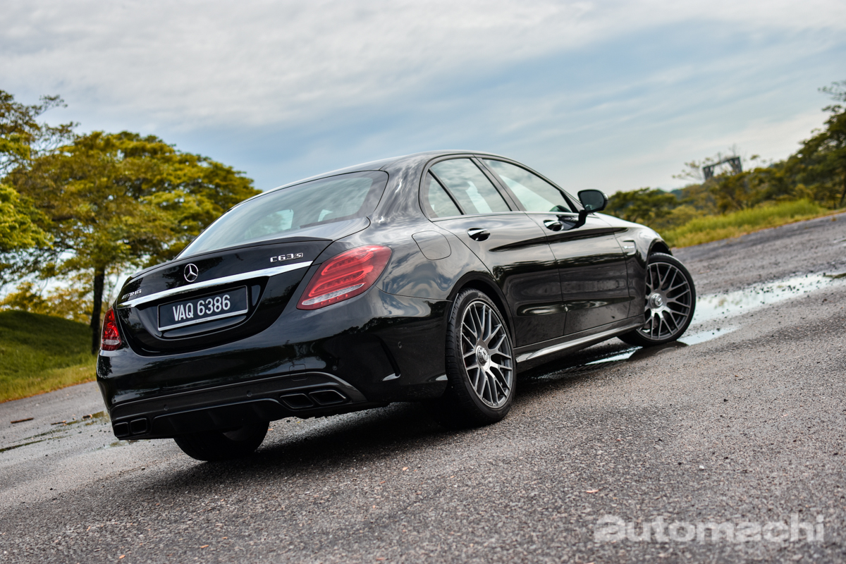 Mercedes-AMG C63S Sedan ，它会让你hold不住！