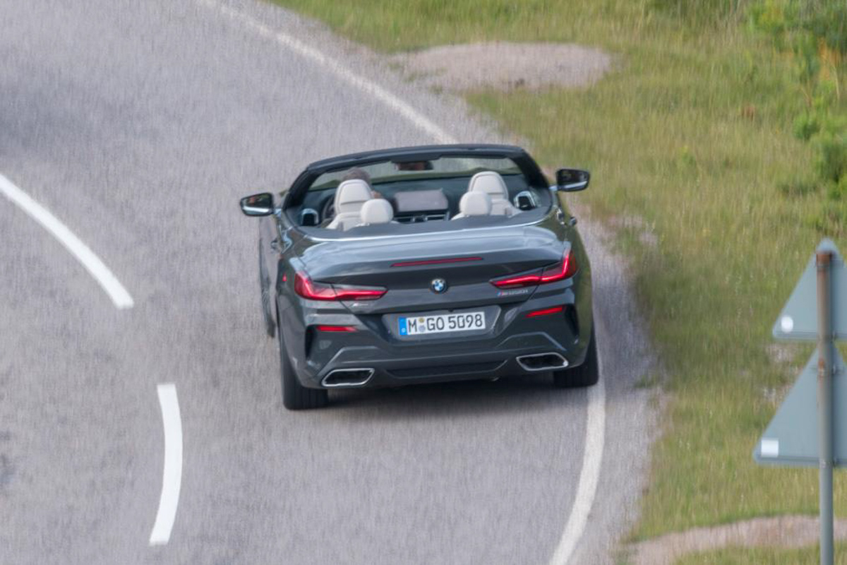 明年登场， 2019 BMW 8 Series Convertible 无伪装曝光！