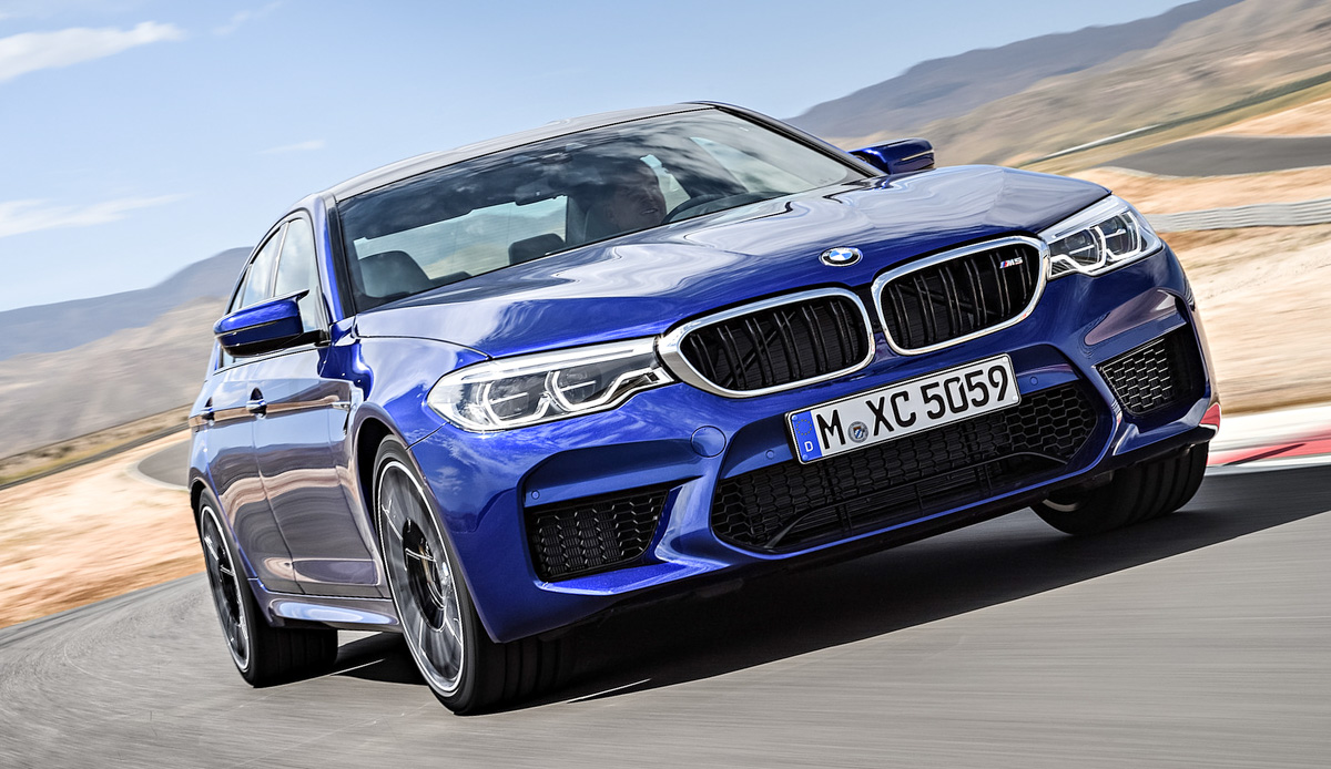 加速狂魔！ BMW M5 不到一分钟就突破 300 km/h ！