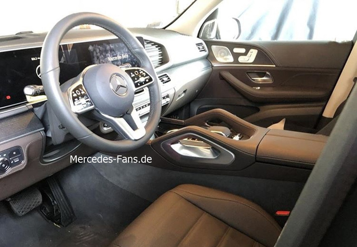 不一样的风格？ Mercedes-Benz GLE 内装设计全曝光！