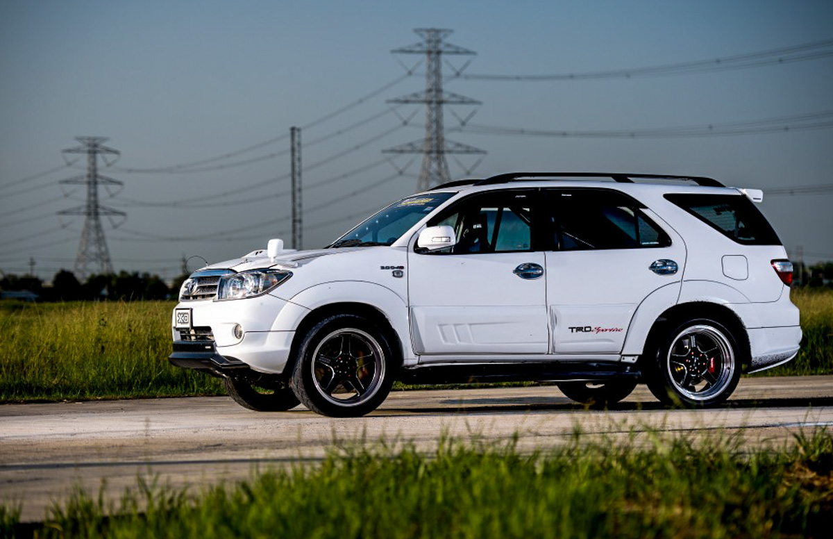 最狂越野 SUV ！800 hp 的 Toyota Fortuner ！