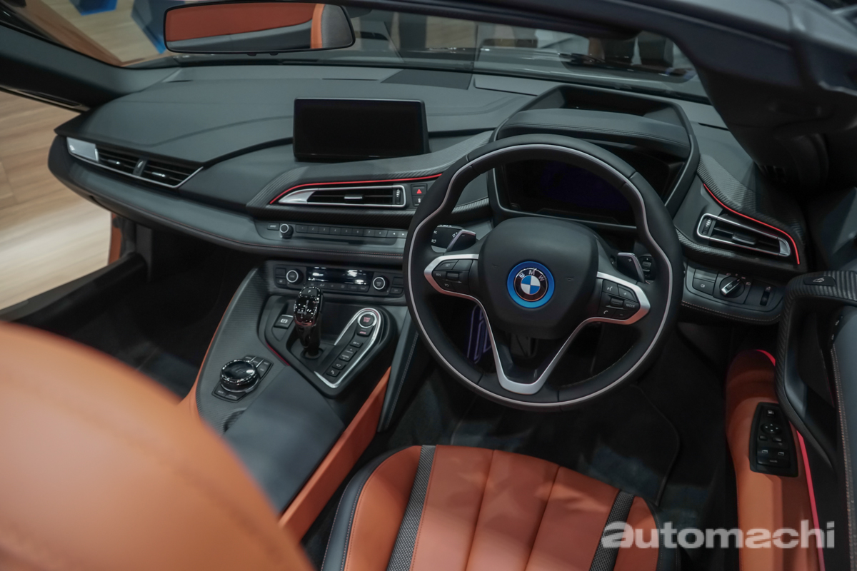 2018 BMW i8 Roadster 登陆我国，售价 RM 1,508,800 ！