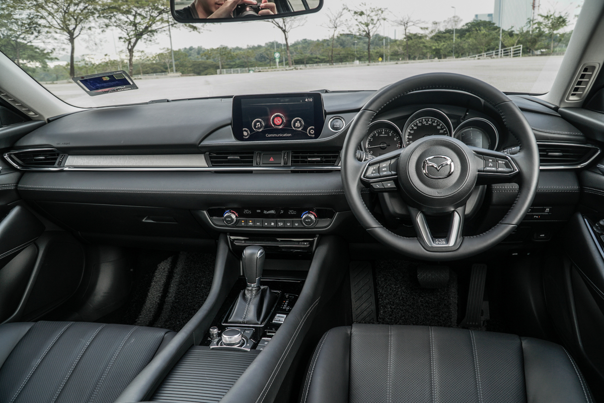 图库： 2018 Mazda 2.0 SDN ，售价RM 156,190.60