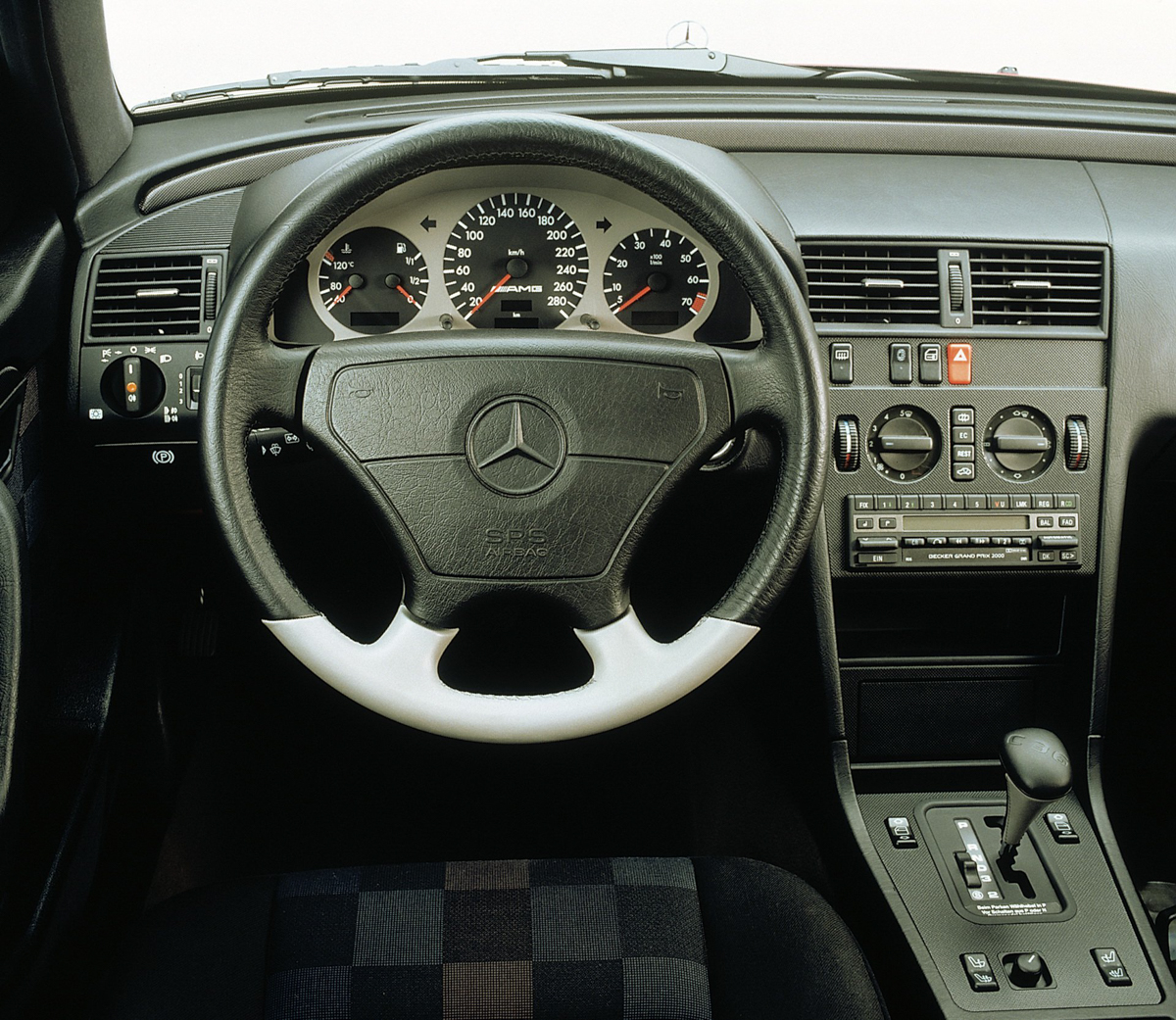 Mercedes-AMG 首部爱的结晶：C36 AMG ！