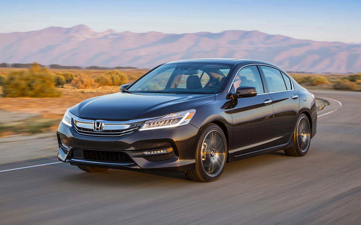 盘点我国备有先进主动式安全系统的 D-segment 房车!