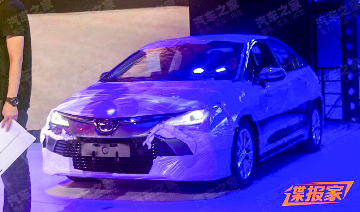 发表前夕外形曝光，2019 Toyota Corolla Sedan 长这样！