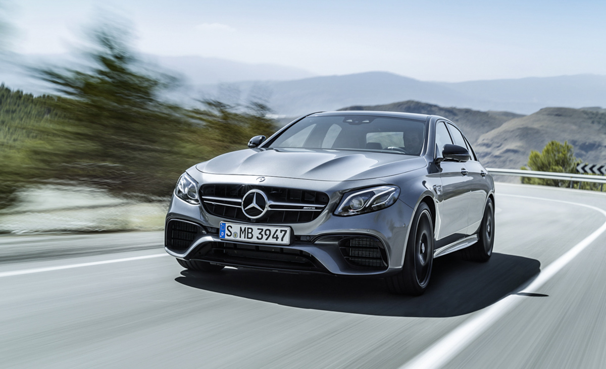 王者之战！ Mercedes-Benz E 63 S 直线对决 BMW M5 Competition ！