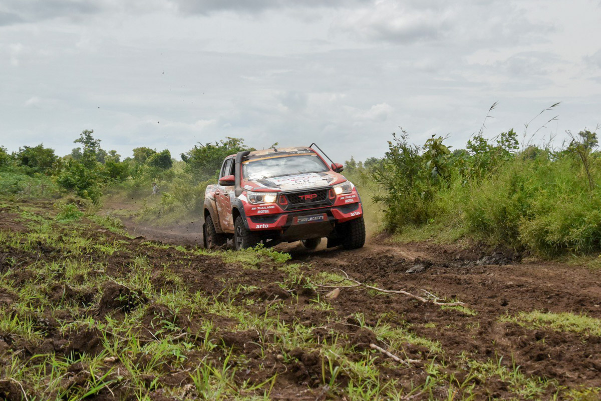TRD 打造， Toyota Hilux Black Rally Edition 登场！