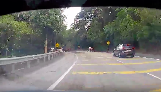 Nissan X-Trail 小改款无伪装测试捕获，新车即将登场？