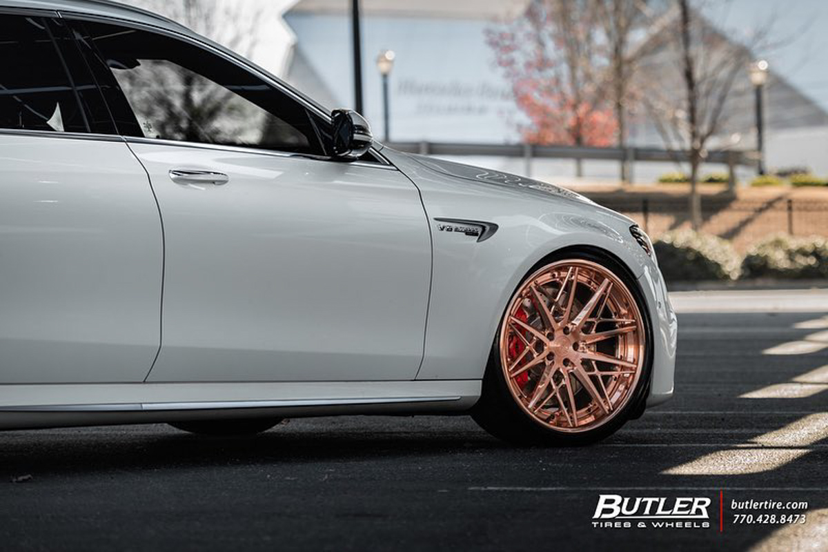 0-100不到3秒！813 hp 的 Mercedes-AMG E63 S Estate！