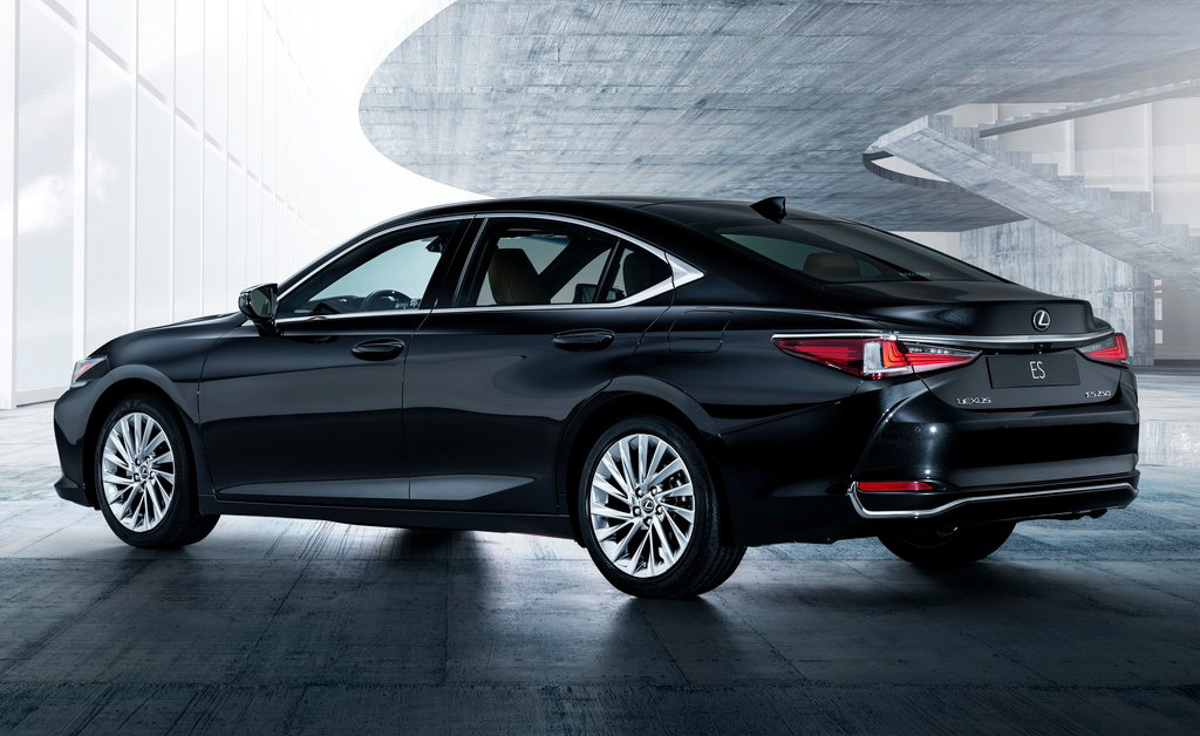我国备有三种车型, 2019 Lexus ES 官网现踪影!