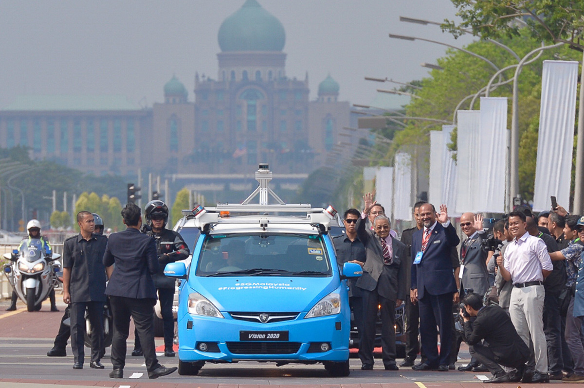 敦马现身试乘自驾 Proton Exora 原型车!