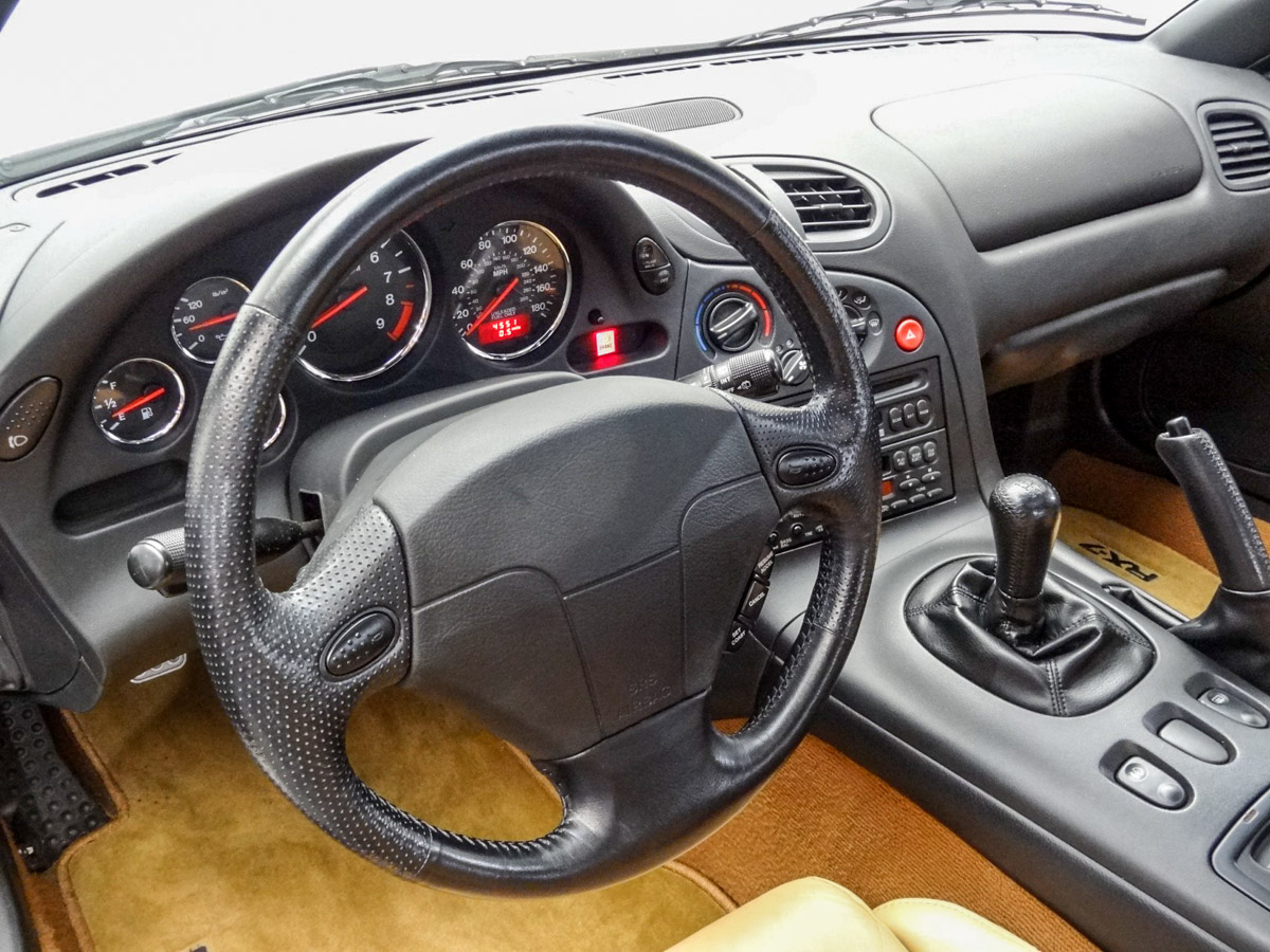 四位数超低哩数，1994 Mazda RX-7 天价出售！