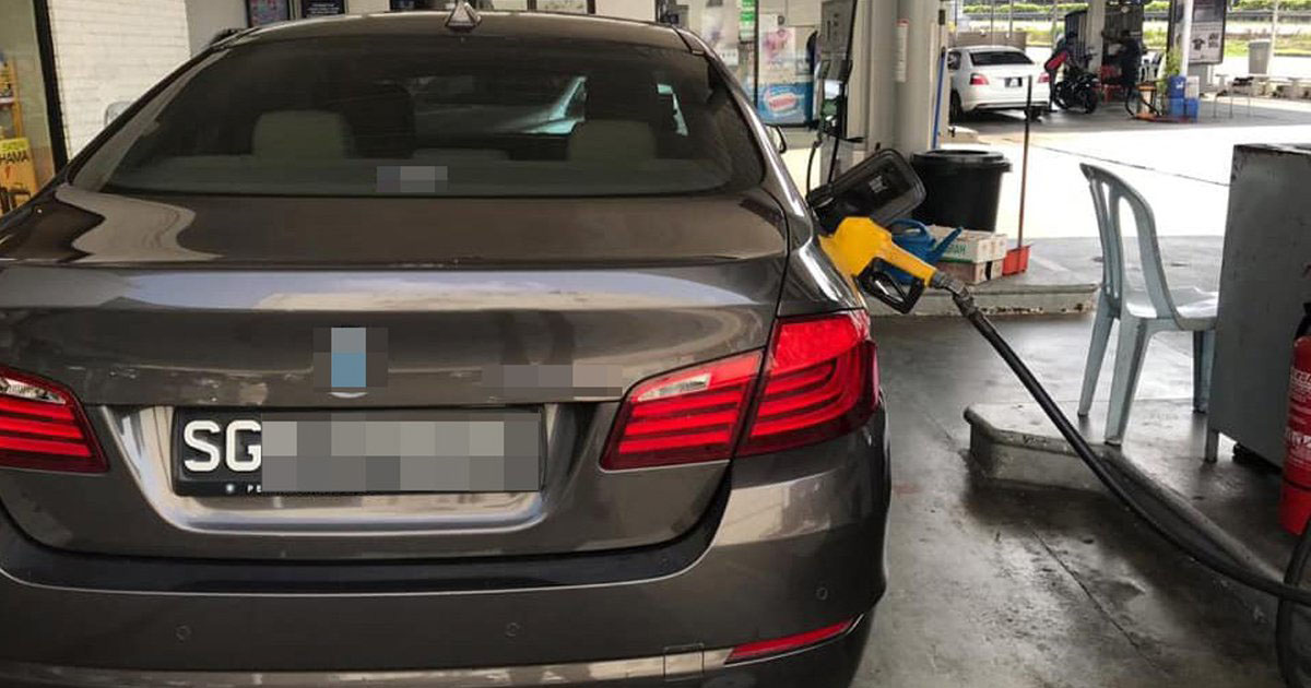 新加坡司机越堤打油还摇车,其实最多只能多添1%汽油!