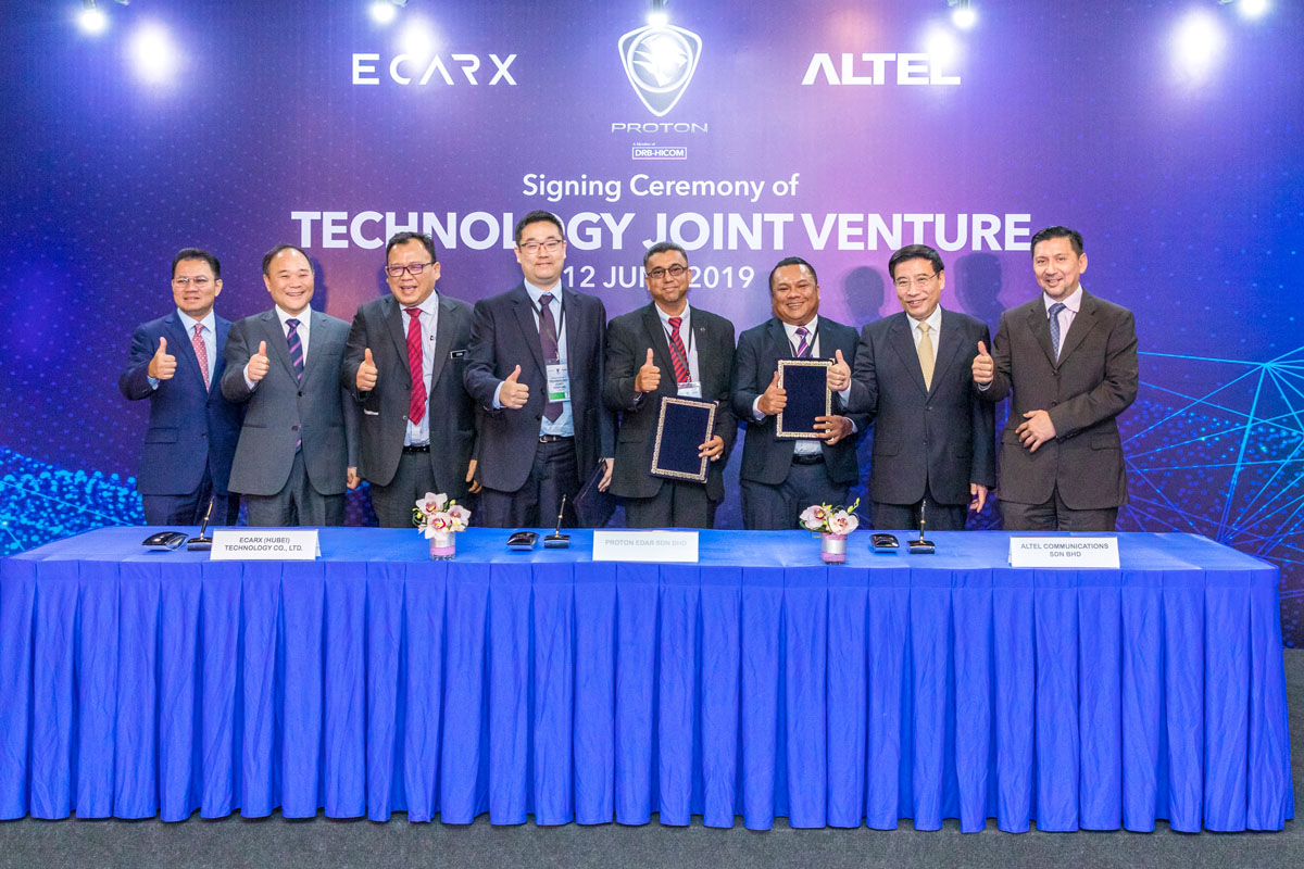 Proton 在丹绒马林工厂接待中国部长