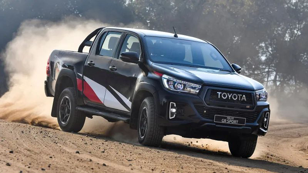 日本不好卖但是在国外大卖， Toyota Hilux 一个月卖9万台