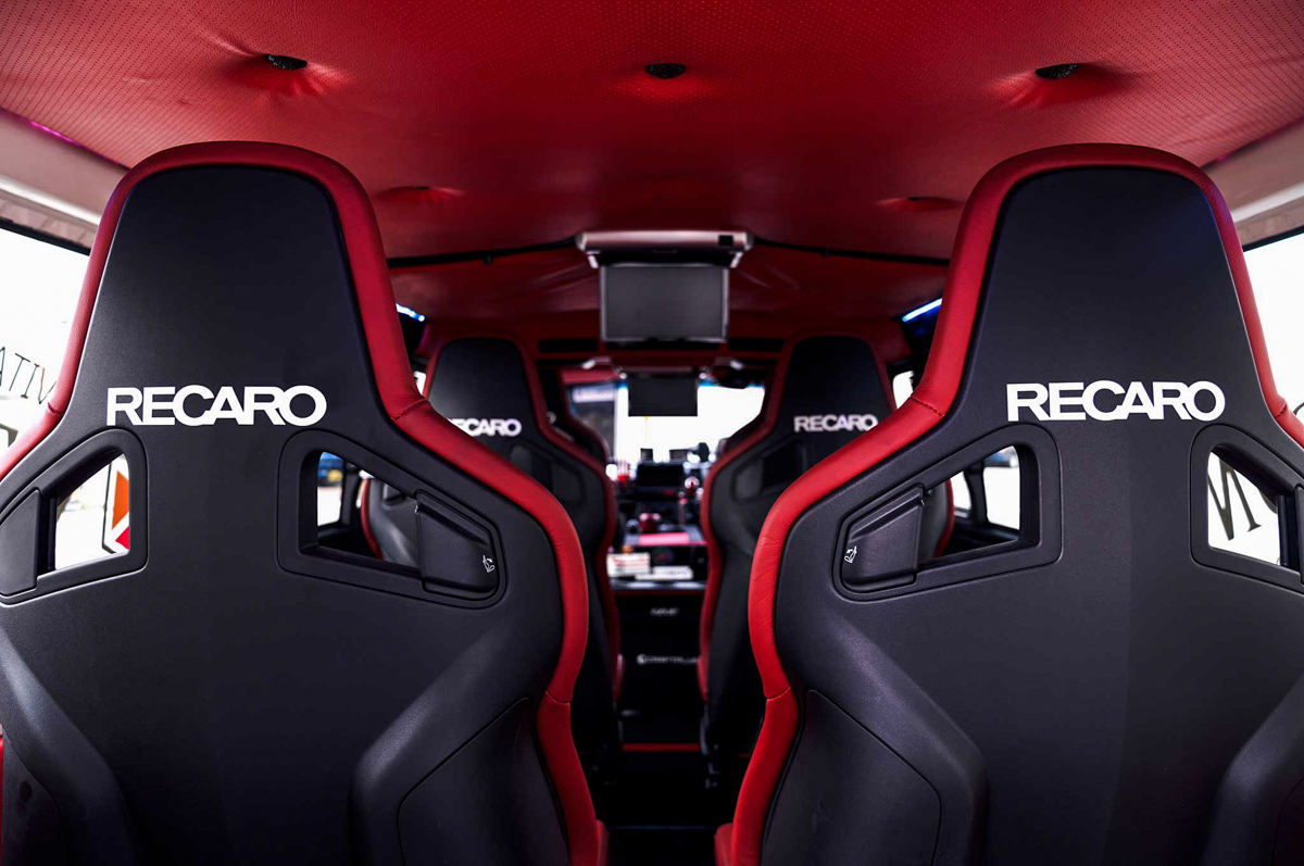 神 Van 身战神心，616 Hp 的 Toyota Hiace GT-R R35