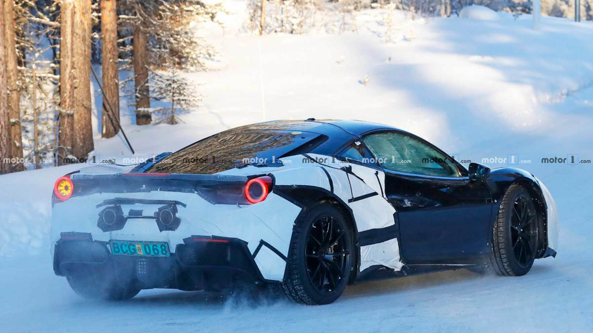 搭载 V6 Hybrid 引擎的入门版 Ferrari GT 车款很可能将在今年11月正式亮相。