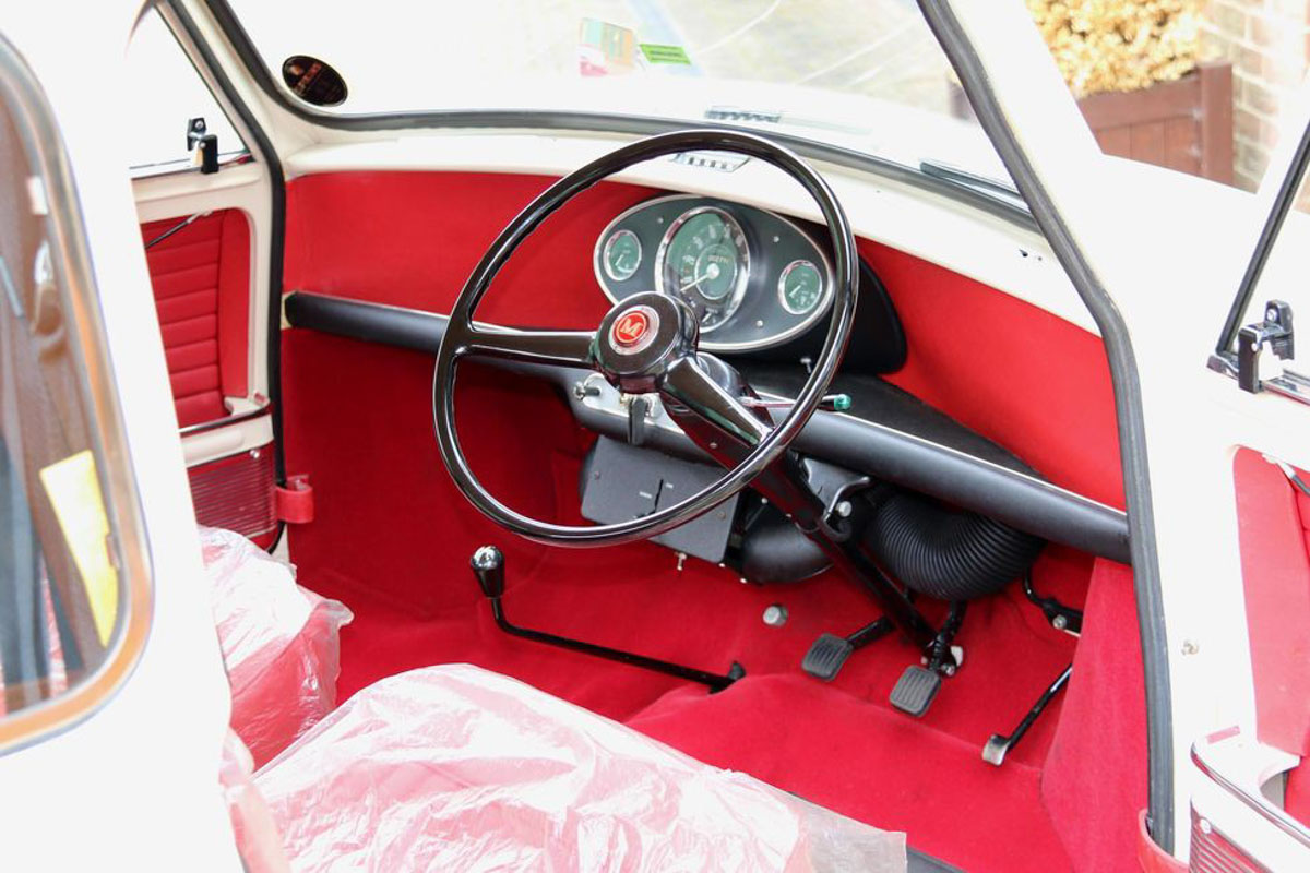 车龄50年，里数436 KM，座椅还包住塑料带，全原装1968 MINI MK1 寻找新车主