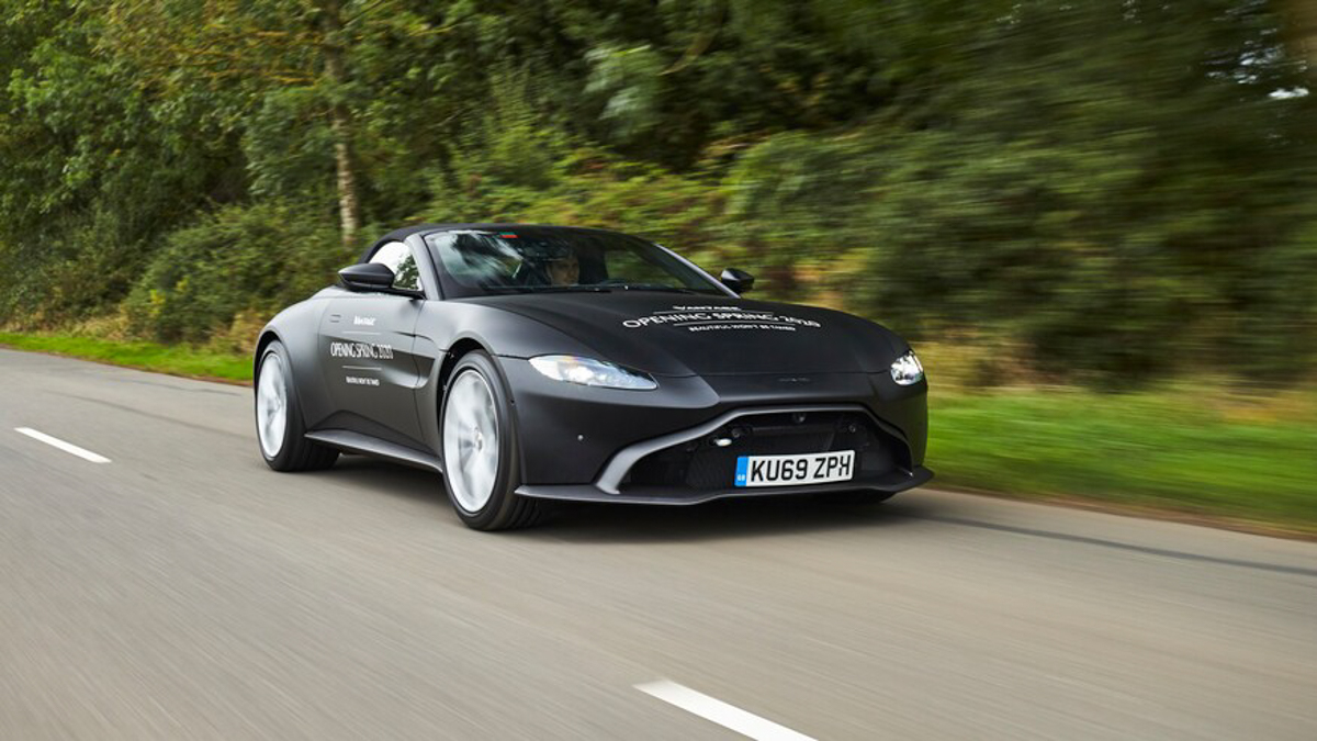 Aston Martin Vantage 敞篷款即将亮相，3.5秒可破百