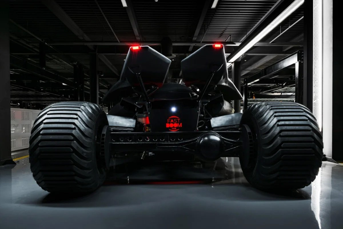 BatMobile 蝙蝠车正在寻找新车主，售价 RM 3,563,200