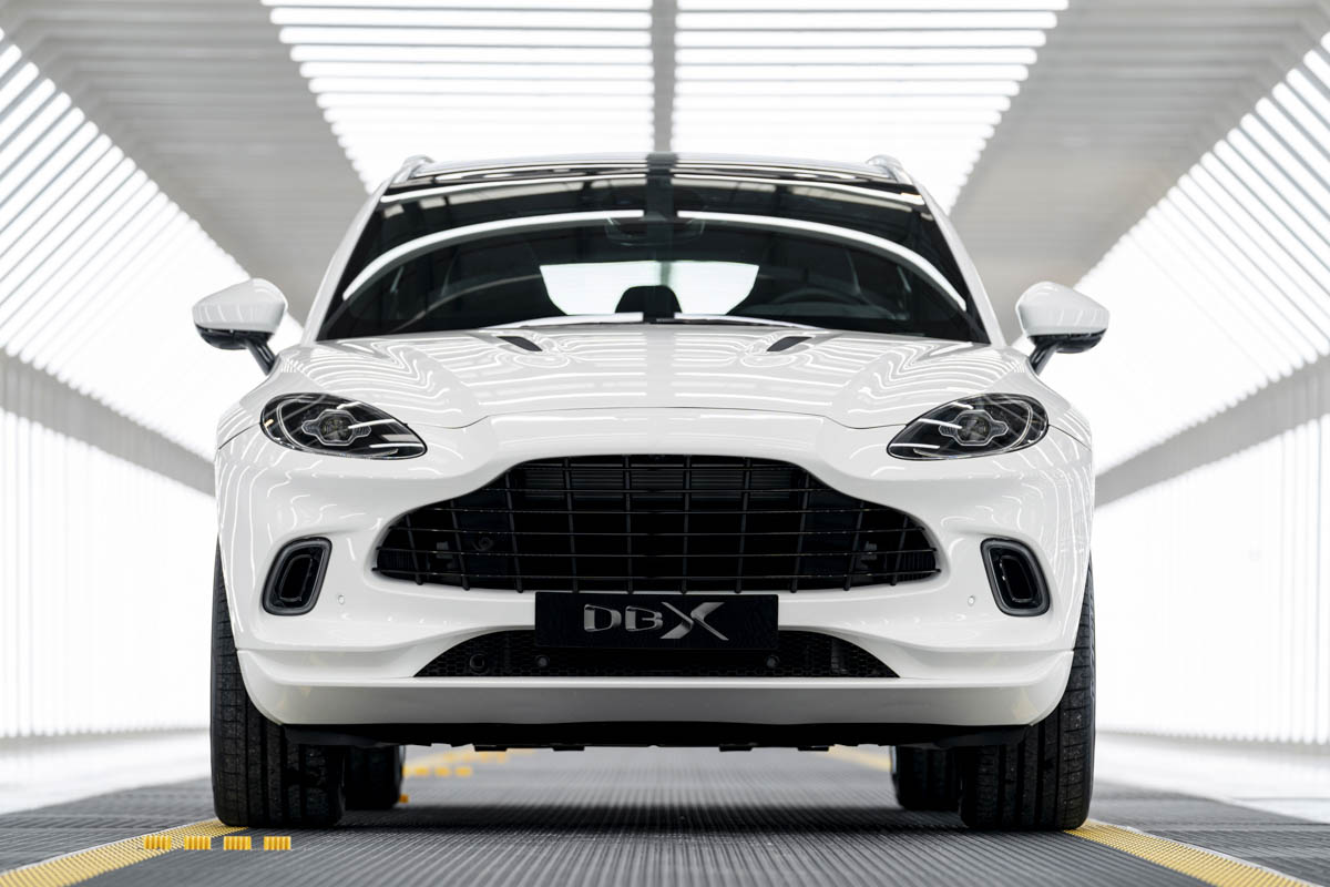Aston Martin 英国设新厂，投产全新 Aston Martin DBX