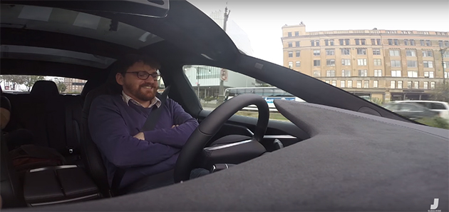 自动驾驶时代来临！Tesla Version 7半自动驾驶系统正式上市！