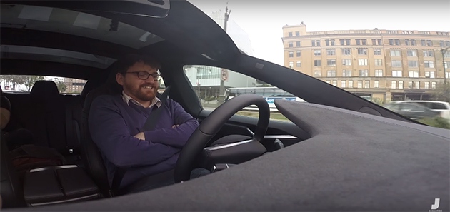 自动驾驶时代来临！Tesla Version 7半自动驾驶系统正式上市！