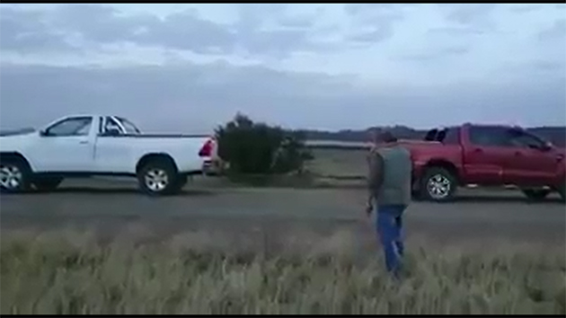 皮卡对决， Toyota Hilux 大胜Ford Ranger！