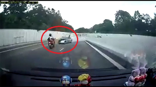 wrong-way driving ！新加坡 恐怖车祸 ！（内附影片）