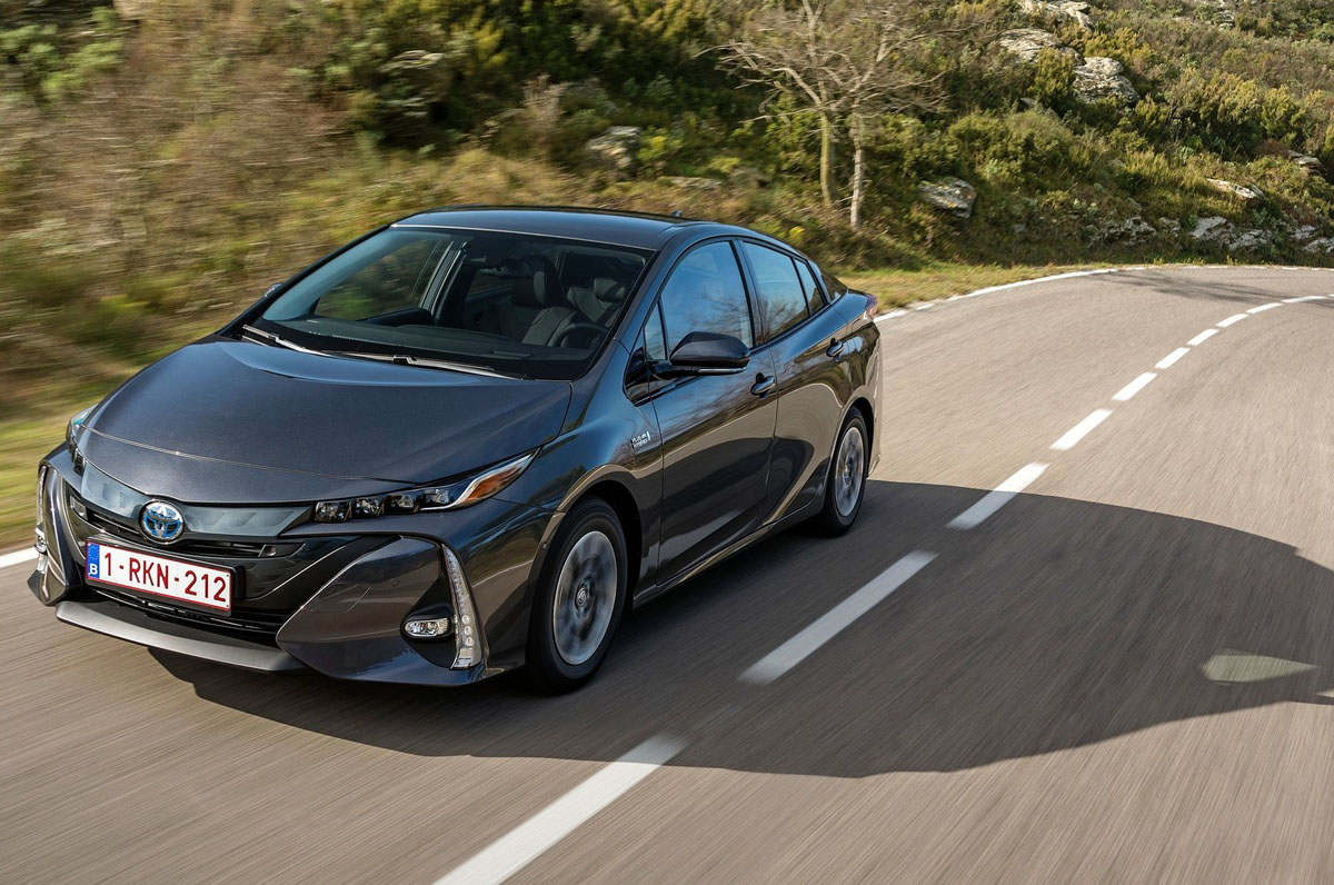 2019 Toyota Prius 小改款即将登场，采用 Prius Prime 的设计？