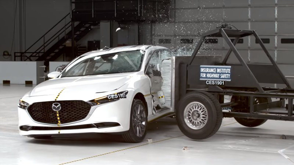 2019 Mazda3 在 IIHS 测试中获得 Top Safety Pick ！