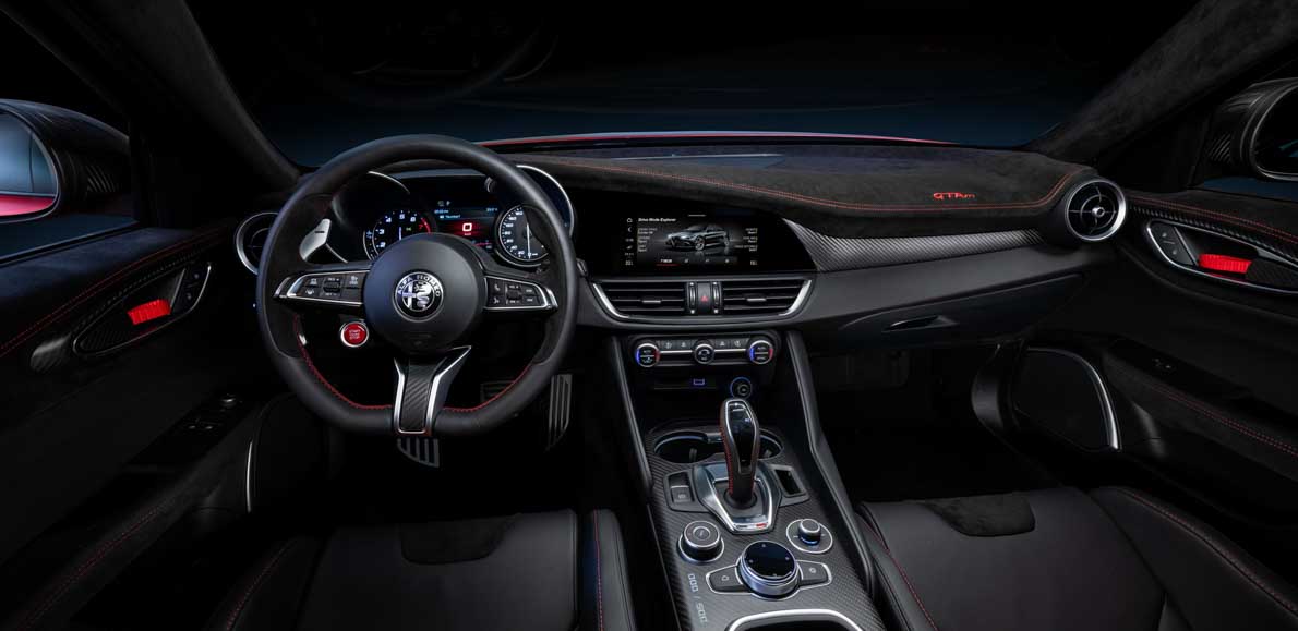 Alfa Romeo Guilia GTA & GTAM 强势登场，最大马力532Hp，完美的意大利轿跑