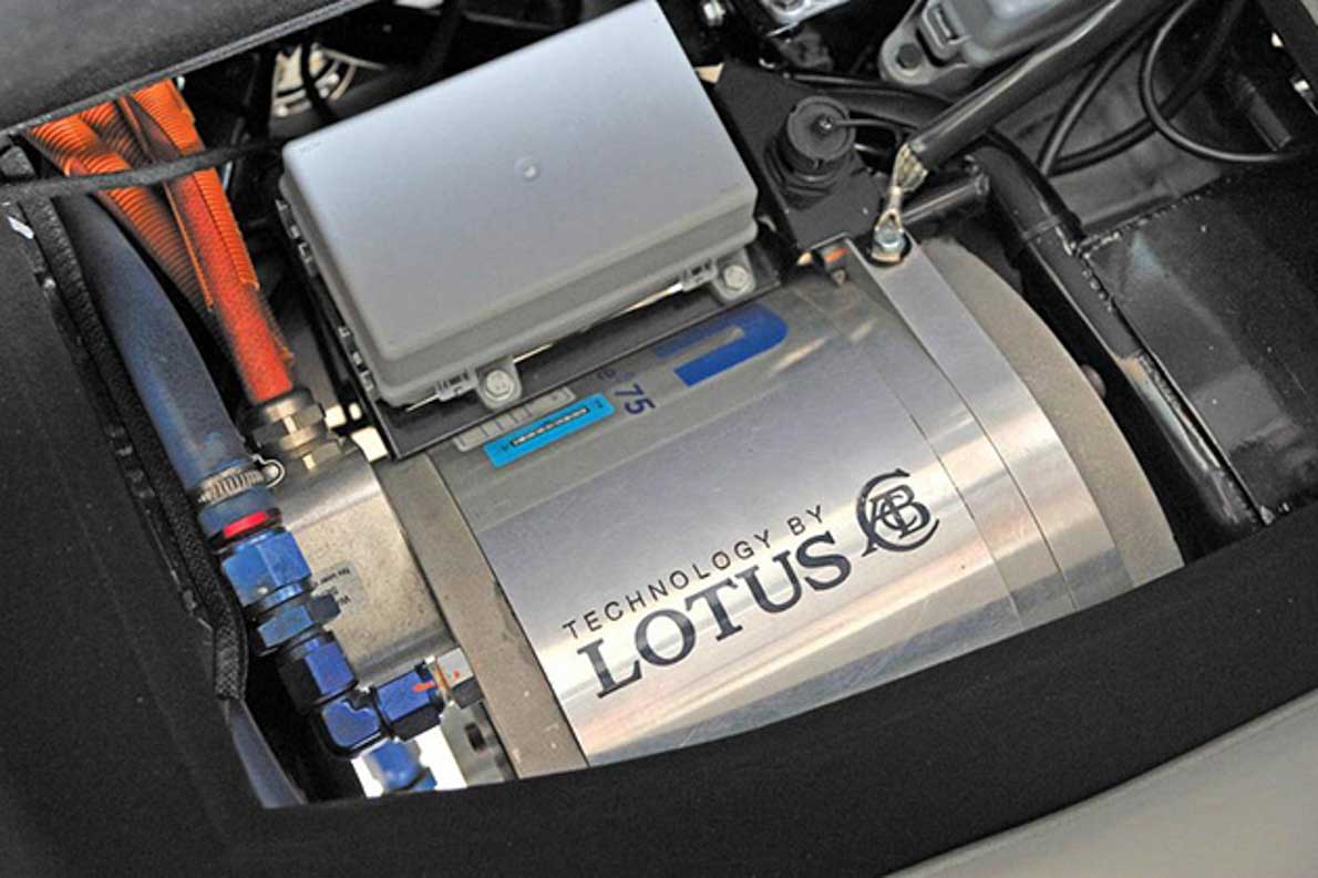 整个开发案拖得太久，在最终成品出现之后国际间已经淡忘了EMAS这款让人惊艳的概念车