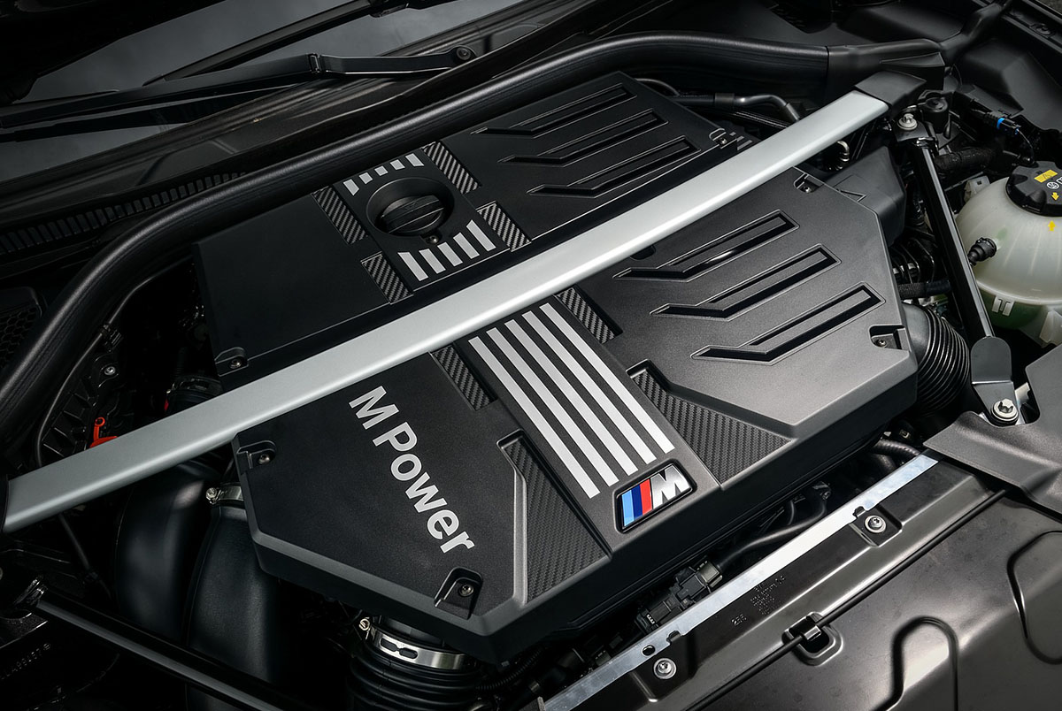 2021 BMW M4 实车照曝光，前脸比 4 Series 更夸张！