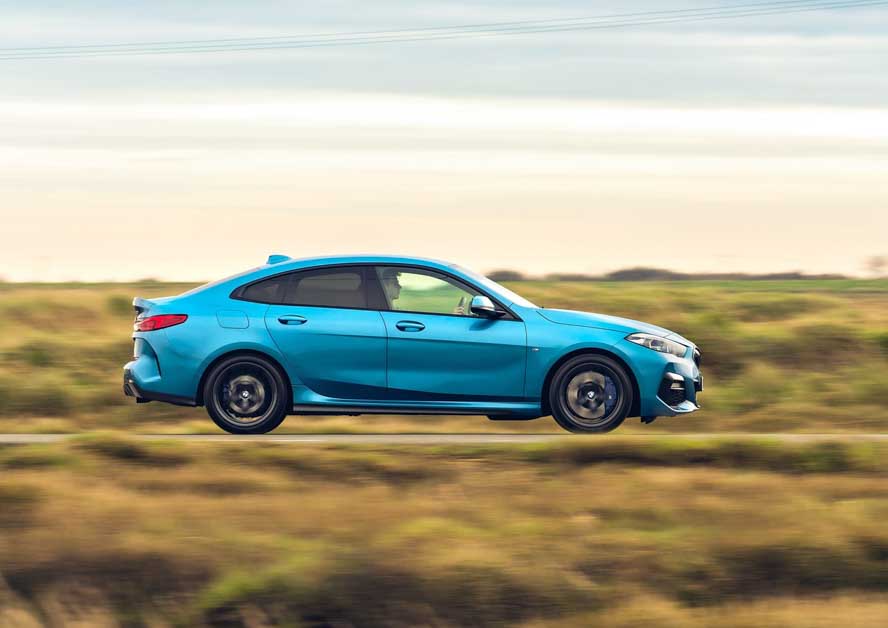 全新 BMW M240i Coupe 实车照曝光，最强 2 Series 即将登场？