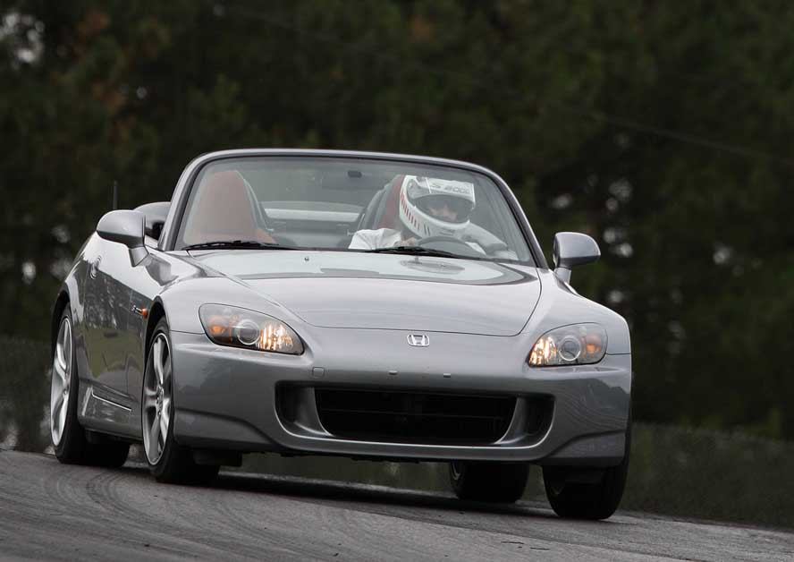 经典车款回顾：Honda S2000，自然进气后驱敞篷跑车的王者！