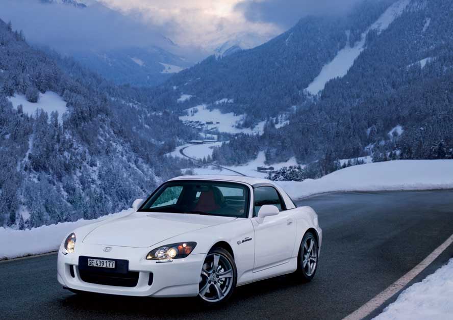 经典车款回顾：Honda S2000，自然进气后驱敞篷跑车的王者！