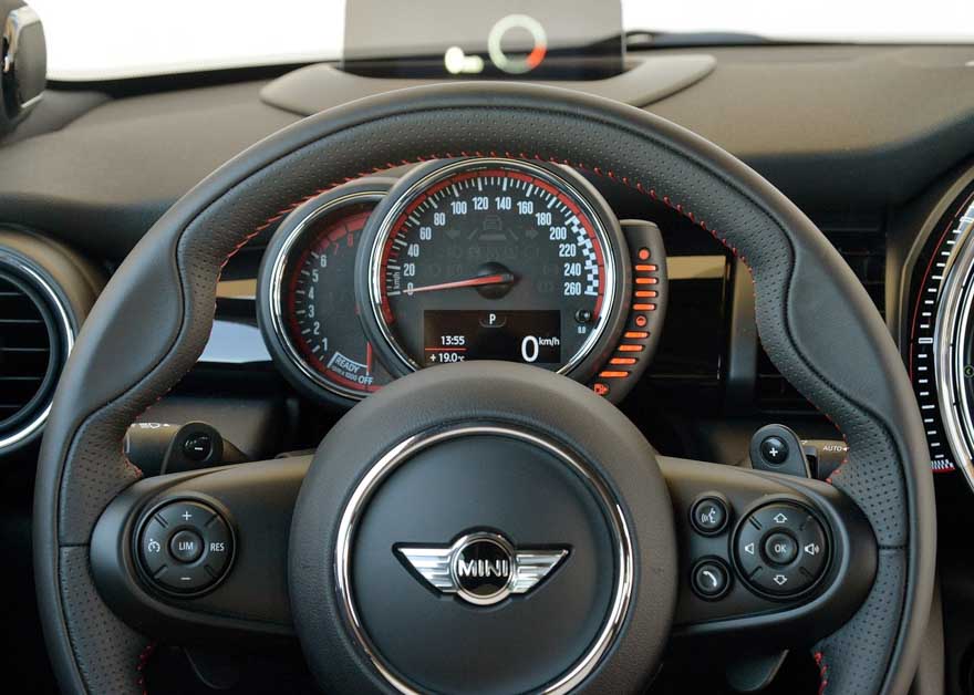 Mini 3 Doors JCW，一款扮猪吃老虎的性能钢炮