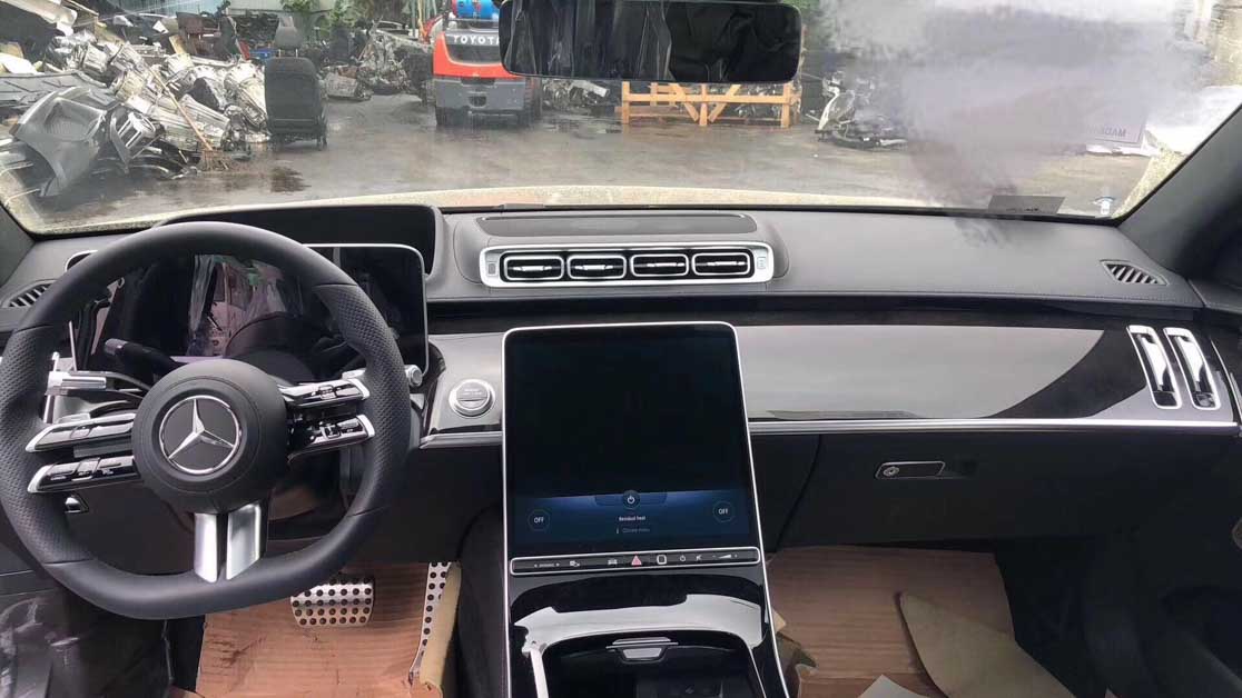 2021 Mercedes-Benz S Class 实车照曝光，内装科技与设计已达到巅峰境界