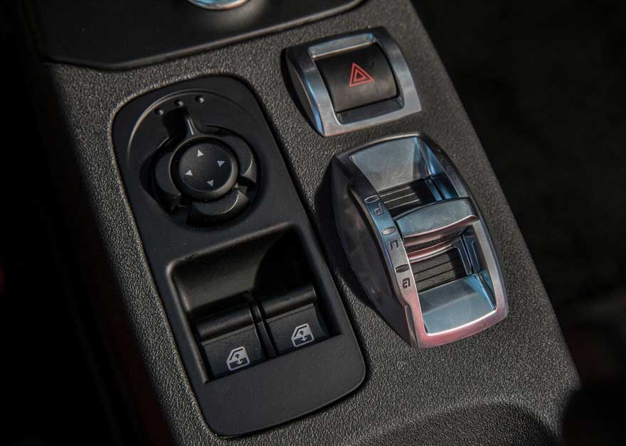 Alfa Romeo 4C，一辆完美的意大利 MR 小跑车