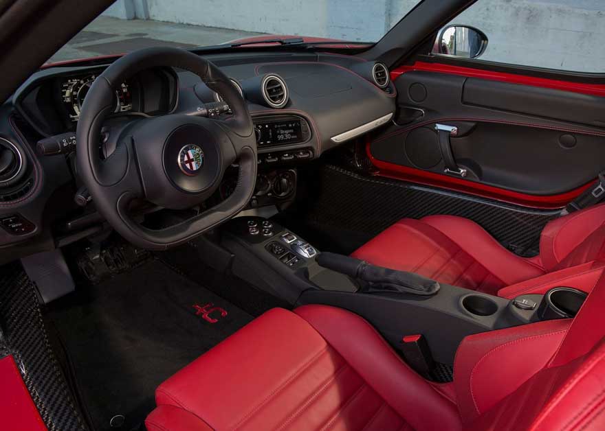 Alfa Romeo 4C，一辆完美的意大利 MR 小跑车