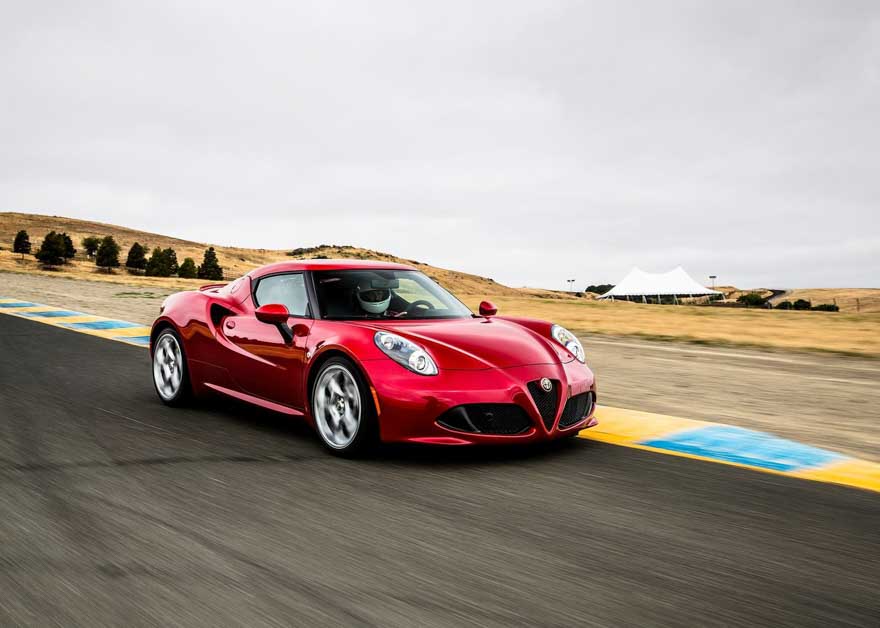 Alfa Romeo 4C，一辆完美的意大利 MR 小跑车