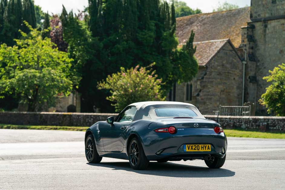 2021 Mazda MX-5 R Sport 限量登场，搭载1.5L Skyacitv-G 引擎